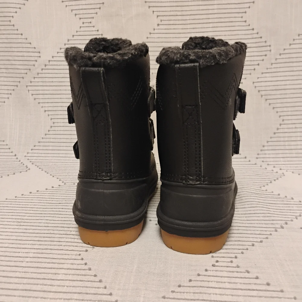 Cat & Jack Black Faux-Fur Winter Ankle Boots with Tan Logo Patch Boys Size 9